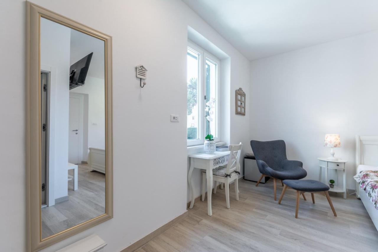 Studios & Room Poesia Split Exteriör bild